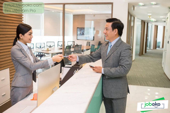 4 yeu to nha tuyen dung tim kiem ung vien o vi tri nhan vien le tan