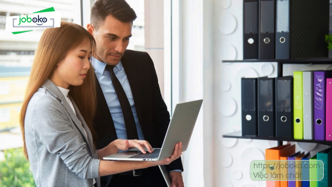 tuyen tro ly giam doc 3