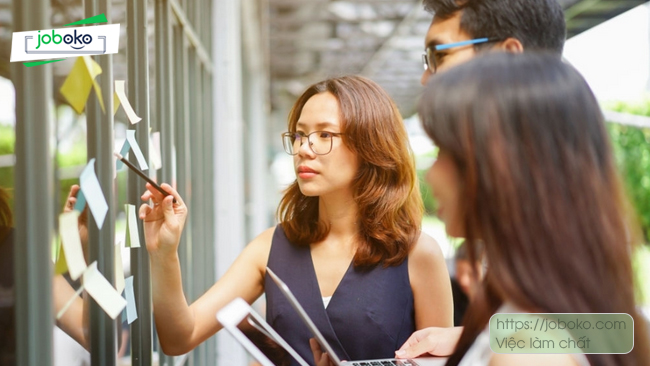 tuyen tro ly giam doc 5