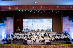 dem-chung-ket-cuoc-thi-khoi-nghiep-tre-2025-ruc-ro-an-tuong-va-bung-no