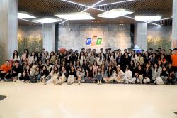 hon-120-sinh-vien-khoa-quan-tri-nhan-luc-do-bo-fpt-tower-hr-tour-fpt-telecom