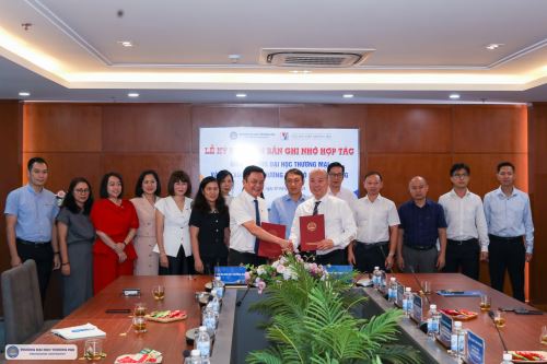 le-ky-ket-bien-ban-ghi-nho-hop-tac-giua-truong-dai-hoc-thuong-mai-va-cuc-xuc-tie