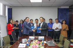 co-hoi-nhan-hoc-bong-img-tri-gia-len-den-1-ty-dong-cho-giang-vien-va-sinh-vien-cua-dhqghn